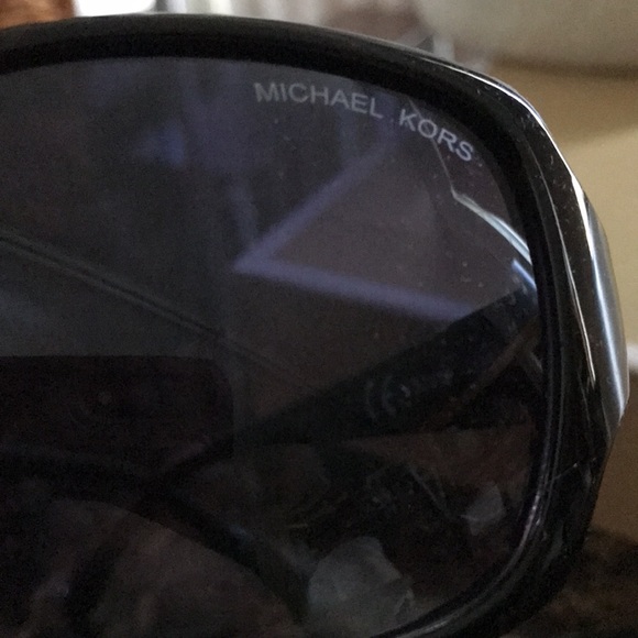 MK sunglasses with large Coach case - Picture 4 of 11